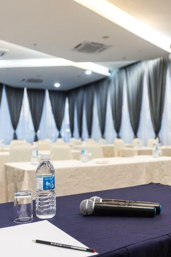 E-Red Hotel Melaka Zewnętrze zdjęcie