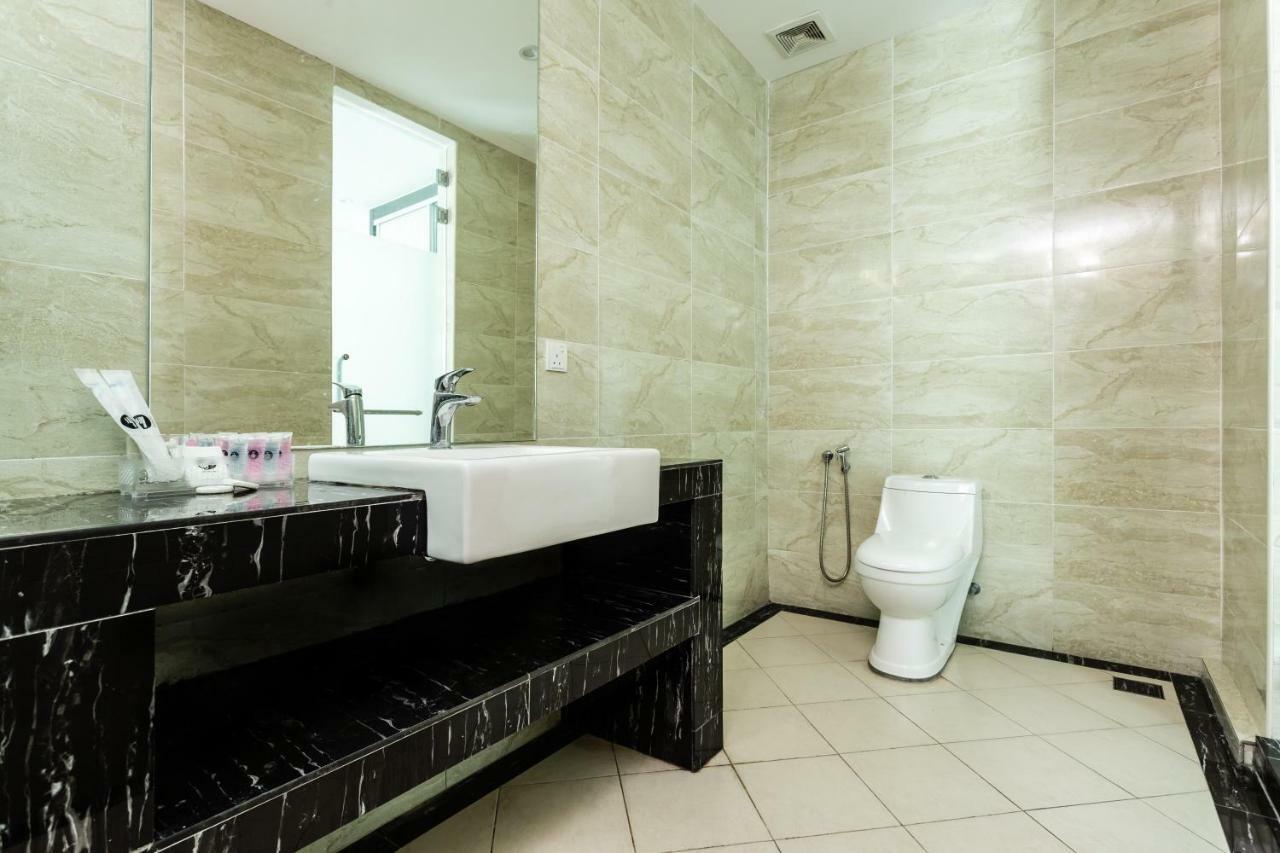 E-Red Hotel Melaka Zewnętrze zdjęcie