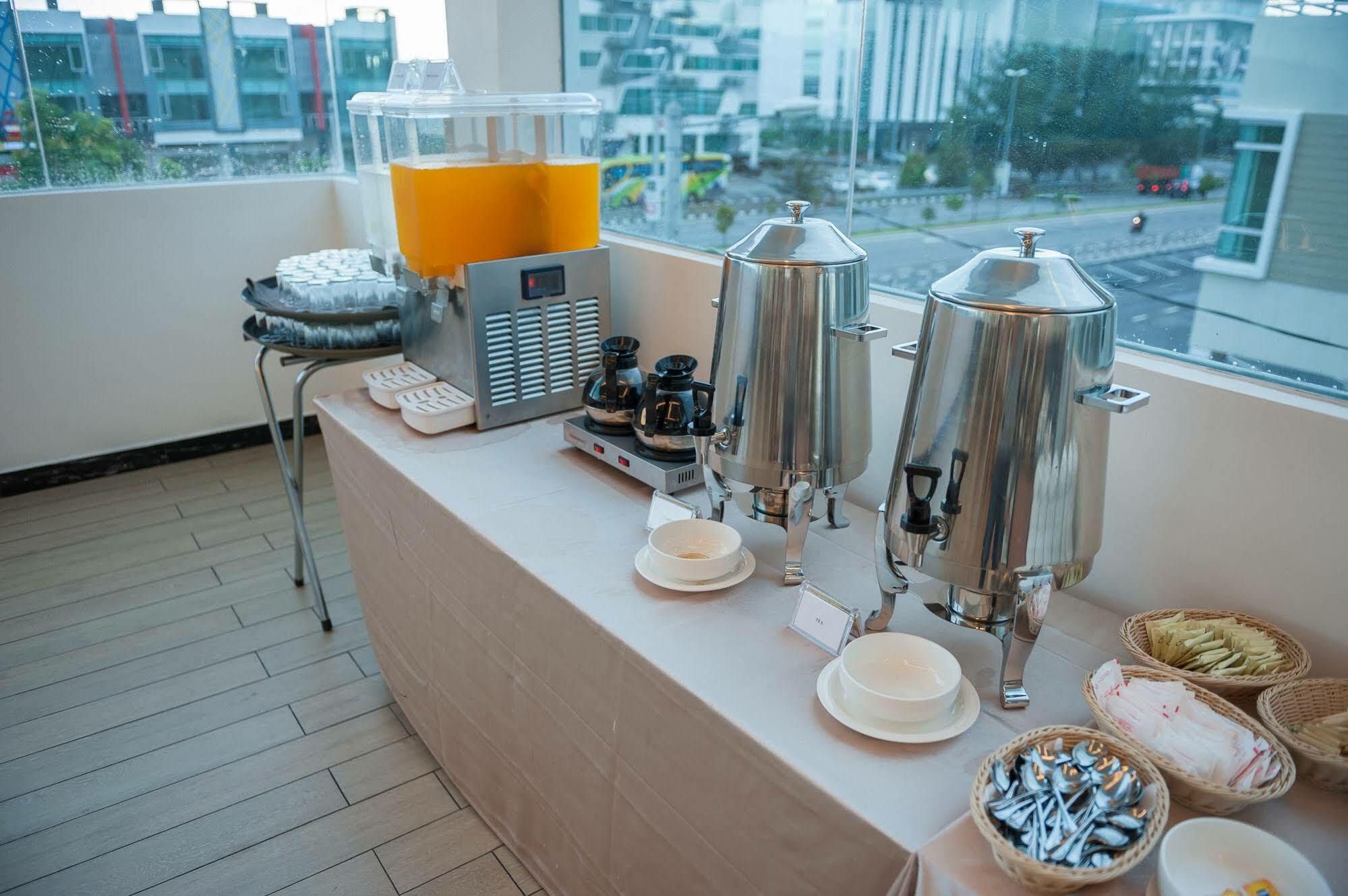 E-Red Hotel Melaka Zewnętrze zdjęcie